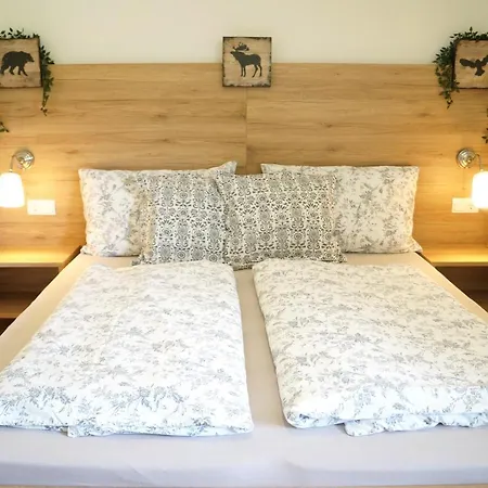 Guest house Sauschneidhof - *
